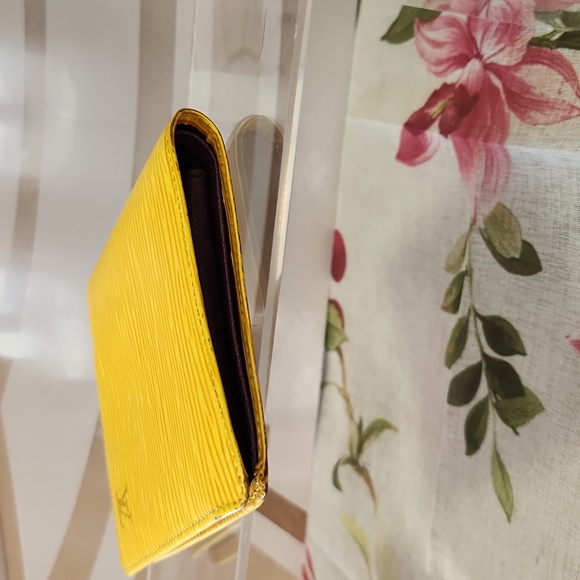 AUTHENTIC Louis Vuitton Marco Wallet - Picture 8 of 17